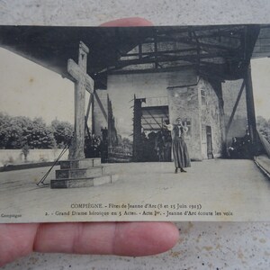 Postal francesa antigua sin usar de la fiesta en honnor de Juana de Arco Juana de Arco en 1913 recuerdo de Compiegne. ( C 12 )