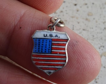 Vintage silver MARKED enameled travel shield charm, memory charm tourist charm Amerika, America, USA enamel flag, souvenir of America.  K 3