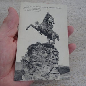 Vintage Franse gebruikte ansichtkaart met standbeeld van Jeanne d'Arc Jeanne d'Arc met monument souvenir van Ballon d'Alsace. (G13)