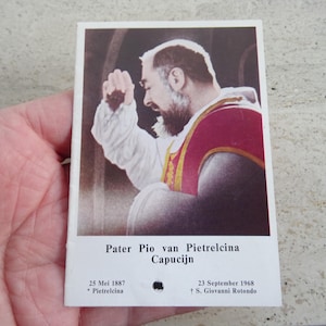 Religious catholic card shrine with photo of Padre Father Pio and his Stimata with inside relic of a piece of cloth.  SS 12