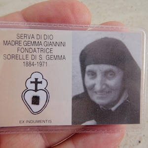 Sanctuaire religieux catholique en carton avec reliquaire de sainte Gemma Giannini. (25)
