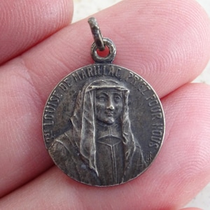 Médaillon religieux antique médaille catholique argentée médaillon breloque médaillon de Louise de Marillac. L 31