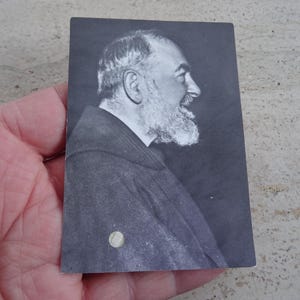 Religious catholic card shrine with photo of Padre Father Pio and his Stimata with inside relic of a piece of cloth.  SS 7