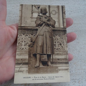 Postal francesa vintage sin usar con estatua del monumento de Juana de Arco Juana de Arco con recuerdo del monumento de Orleans. ( A 4 )