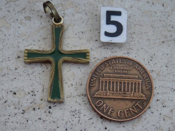 Pendentif Croix Religieuse Vintage émaillée - Reliquaire Occasion Fantaisie