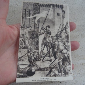 Antieke Franse ongebruikte post prentbriefkaart met standbeeld van Jeanne d'Arc Joan souvenir van Orleans. ( C 9 )