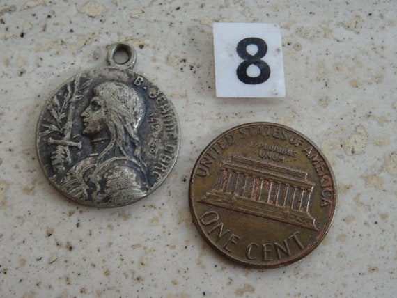 剣を持った聖ジャンヌ・ダルクの宗教的なアンティークのフランス製