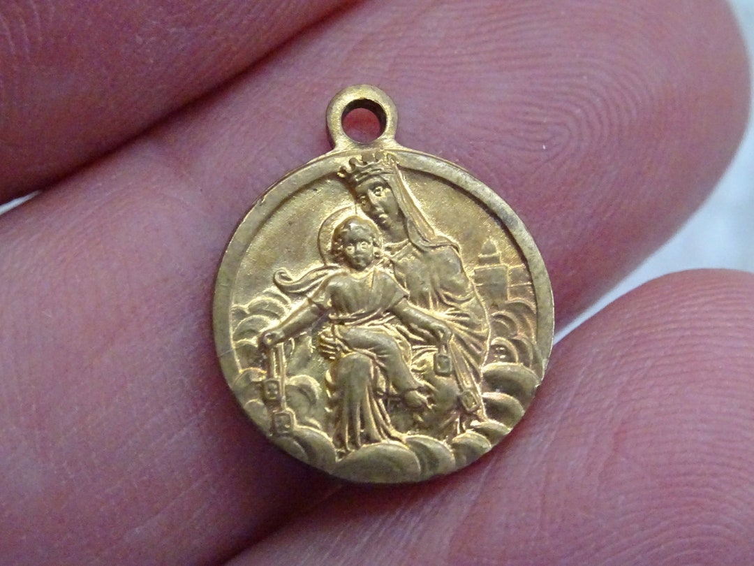 Religious antique French vermeil gold plated medal pendant medaillon