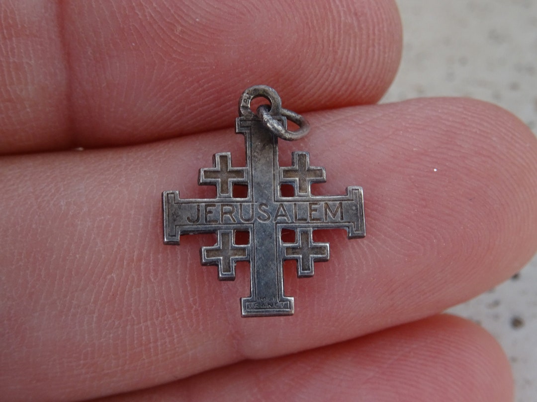 Pendentif Ancien Croix Religieuse – Métal Argenté – Créateur – Breloque