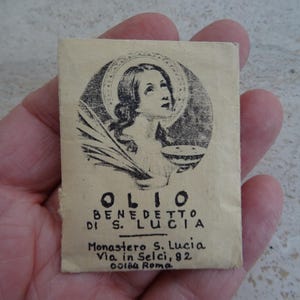 Reliquiario religioso con reliquia dell'olio di Santa Lucia del monastero di Santa Lucia del Gonfalone in Roma. ( X X 10 )