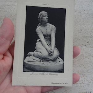 Antigua postal francesa usada con estatua de monumento de Juana de Arco, recuerdo de Juana de Arco de Domremy. ( G 11 )