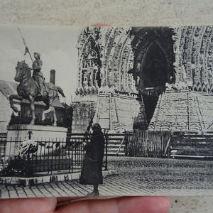 Postal postal francesa antigua sin usar con estatua monumental de Juana de Arco, recuerdo de Juana de Arco de Reims. ( 2 )