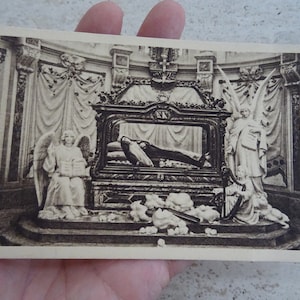 Religiöse antike französisch-katholische Karte gesegnete Heilige Therese von Lisieux mit Bild des Schreins von Heiliger Therese. ( Z12 )