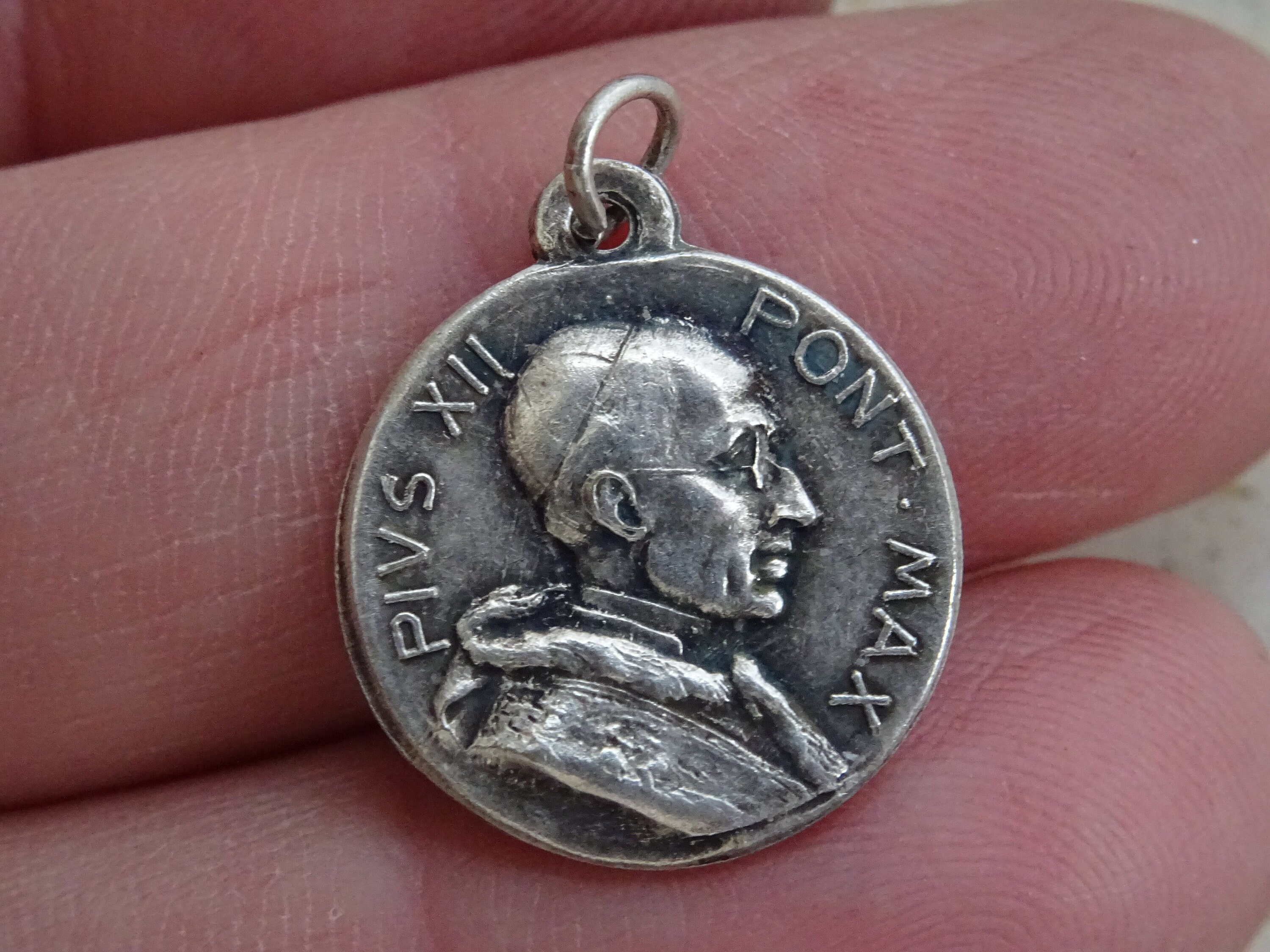 宗教的な銀メッキのバチカンカトリックペンダントメダリオンチャーム