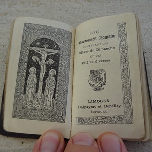 Religious antique catholic French missal booklet song book missel with prayers songs litanies  and  feasts of Holy Virgin Mary of 1918.  1