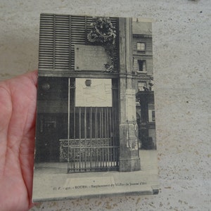Antike französische unbenutzte Postkarte mit Statue Jeanne d'Arc Jeanne d'Arc Souvenir von Rouen. (F 23)