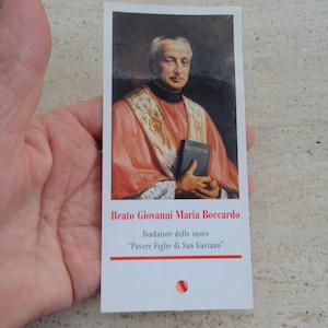 Religiöse katholische Karte Schrein Reliquiar Relikt aus dem Tuch des Seligen Giavanni Maria Boccardo. (V25)