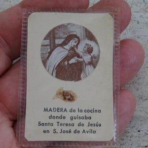 Religious antique catholic shrine reliquary with relic of Saint Therese of Avila. ( l 10 )