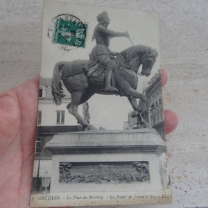 Antieke Frans gebruikte post prentbriefkaart met monument standbeeld van Jeanne d'Arc Jeanne d'Arc met monument souvenir van Orleans. ( B 6 )
