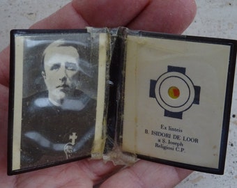 Seltener religiöser antiker katholischer Schrein mit Reliquienreliquiar EX LINTEIS des Heiligen Isidore de Loor.  ( N 16 )