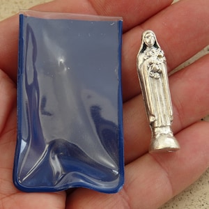 Religious French catholic pocket shrine relic with silver plated statue of Saint Therese of Lisieux. ( A 3 )