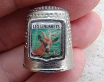 Vintage verzilverde vingerhoed vingerhoed souvenir van Les Lindarets in Frankrijk met geiten. ( 21 )