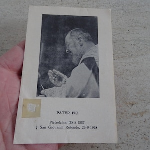 Religious catholic card shrine with photo of Padre Father Pio and his Stimata with inside relic of a piece of cloth.  SS 11