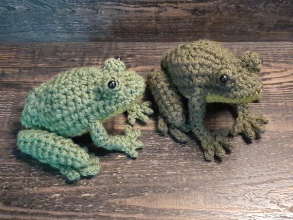 Crochet Frog Plush: Realistic Stuffed Animal Figure