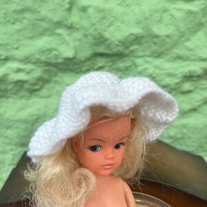 Sindy / Barbie / Patch size hand knitted white sun hat bonnet - various colours made to order