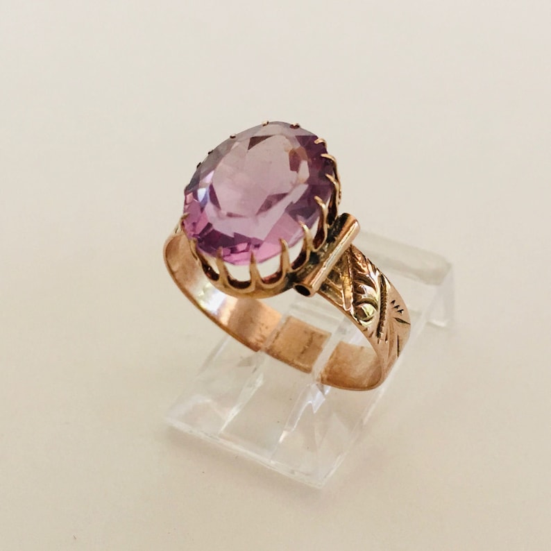 Size 7.5 Victorian 9K Gold Amethyst Ring