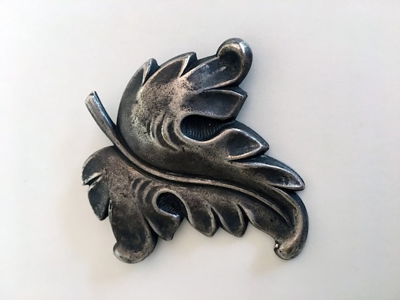 Rare JOSEFF of HOLLYWOOD Vintage Leaf Design Brooc