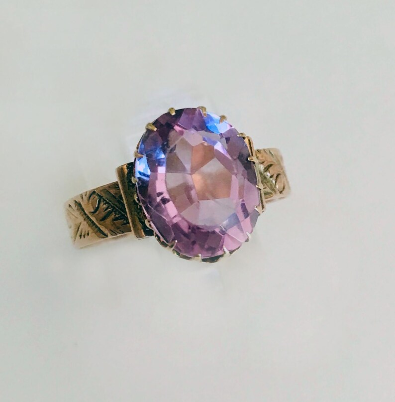 Size 7.5 Victorian 9K Gold Amethyst Ring