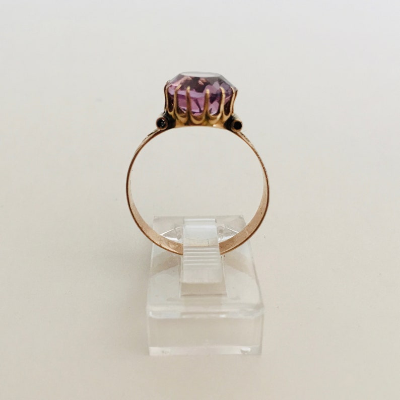 Size 7.5 Victorian 9K Gold Amethyst Ring