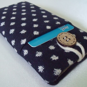 iPhone 11, iPhone 11 Pro, iPhone 11 Pro MAX Hülle mit Tasche & Knopf - japanische Polka Dots Indigo Baumwolle