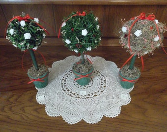 Hearts and Roses Miniature Topiary Tree