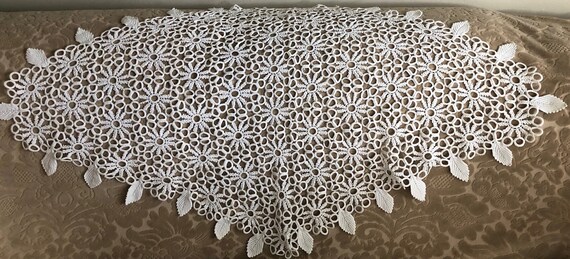 Large Oval Hand Made Vintage Ecru, HUNGARIAN POINT