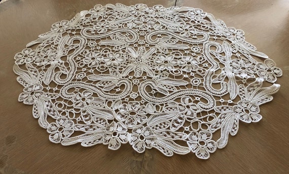 Vintage, HUNGARIAN POINT LACE, Large Oval Hand Mad