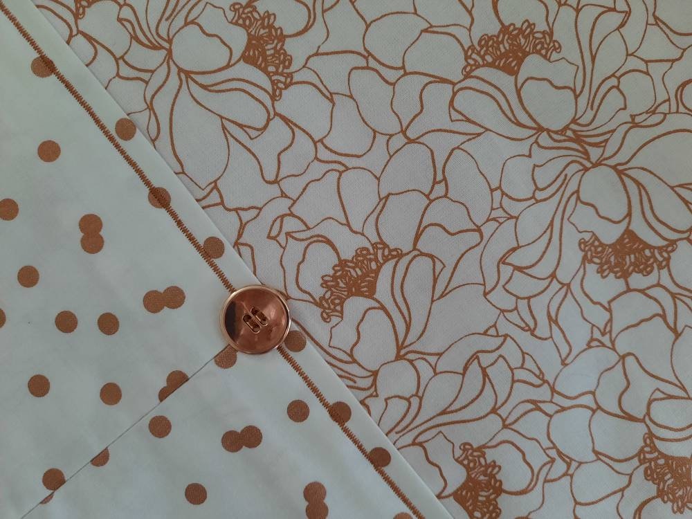 Table Runner - Rose Gold Flowers