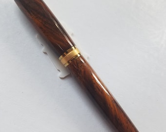 Pluma estilográfica de madera exótica torneada a mano, tinta Beaufort, personalizada