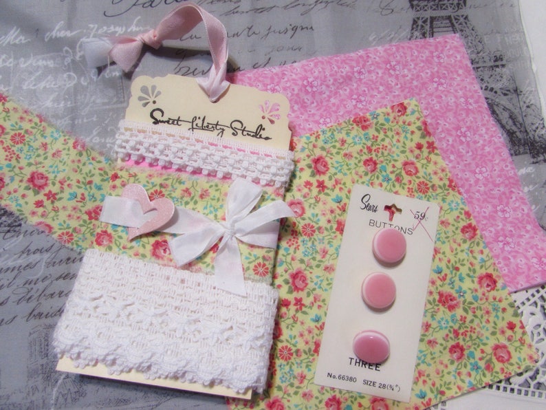 Inspiration Kit SLS33 Torn Ribbon Crochet Lace /& 6 Fabric Squares Hand Frayed Cottage Roses Floral Fabric Ribbon Lot Pink Buttons