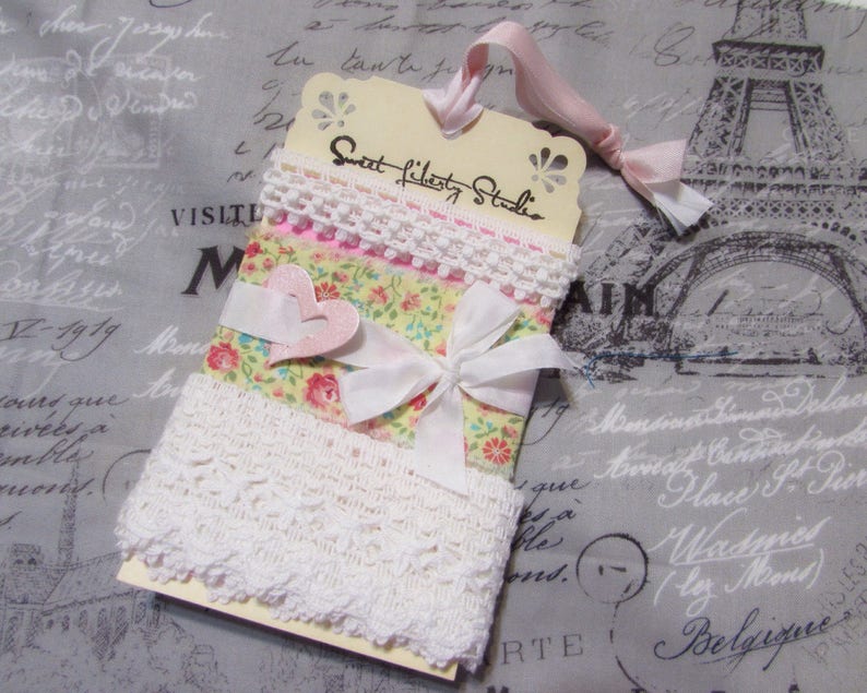 Inspiration Kit SLS33 Torn Ribbon Crochet Lace /& 6 Fabric Squares Hand Frayed Cottage Roses Floral Fabric Ribbon Lot Pink Buttons