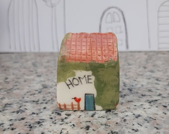 HOME, kleines Keramikhaus, Geschenk für Mama, kleines Geschenk für Mama, unser neues Zuhause, hier lebt die Liebe