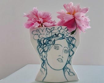 Vaso busto in ceramica fatto a mano in blu, vaso busto femminile dipinto a mano, vaso viso unico