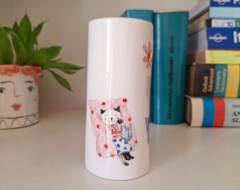 Vaso colorato dipinto a mano con gatto che legge un libro e beve caffè, grazioso vaso da libreria con gatto