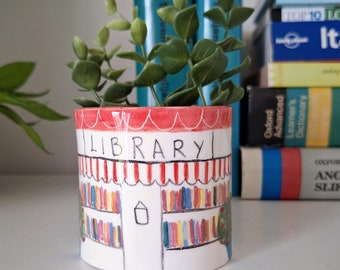 Vaso per piante asimmetrico in ceramica fatto a mano da biblioteca, arredamento della biblioteca, regalo per topo di biblioteca, fioriera per figlia