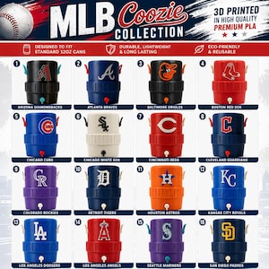 Może przedstawiać: Kolekcja szesnastu drukowanych w 3D chłodziarek do puszek MLB o pojemności 355 ml. Każda cylindryczna chłodziarka posiada logo i kolorystykę drużyny, w tym Diamondbacks, Braves, Orioles, Red Sox, Cubs, White Sox, Reds, Guardians, Rockies, Tigers, Astros, Royals, Dodgers, Angels, Mariners i Padres.