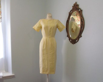 Vintage 1950s Yellow And White Embroidered  Cotton Sheath Dress PIn-Up Rockabilly