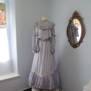 Early 1900s Edwardian Blue And White Silk Two Piece Dress Pigeon Breast Bodice Bishop Sleeves
