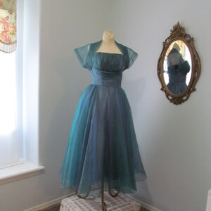 1950s Blue And Green Iridescent Strapless Formal With Shrug Fit And Flare Prom Pin-Up Bust 31 Inches Waist 26 Inches
