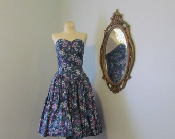 Vintage 1980s 1990s Strapless Navy Blue And Purple Floral Sundress Fit And Flare 1950s Style Rockabilly